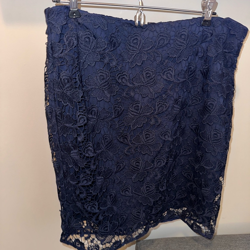 Banana Republic navy lace skirt